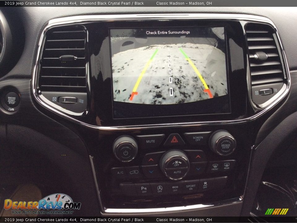 2019 Jeep Grand Cherokee Laredo 4x4 Diamond Black Crystal Pearl / Black Photo #17
