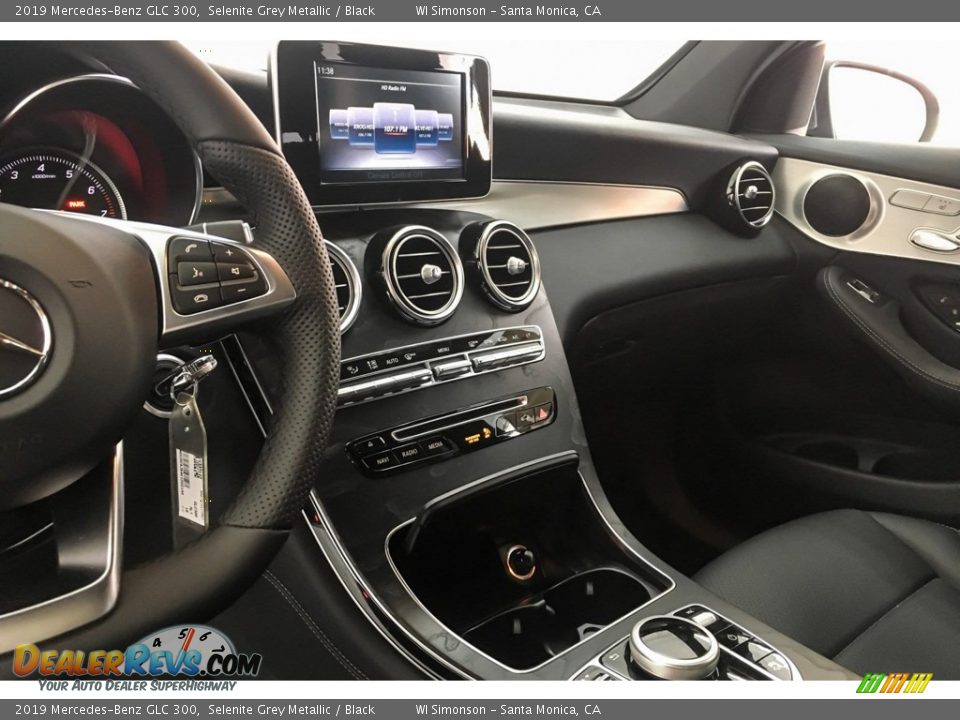 2019 Mercedes-Benz GLC 300 Selenite Grey Metallic / Black Photo #6