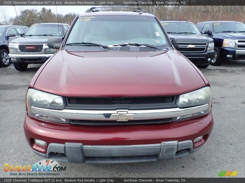 2005 Chevrolet TrailBlazer EXT LS 4x4 Medium Red Metallic / Light Gray Photo #6
