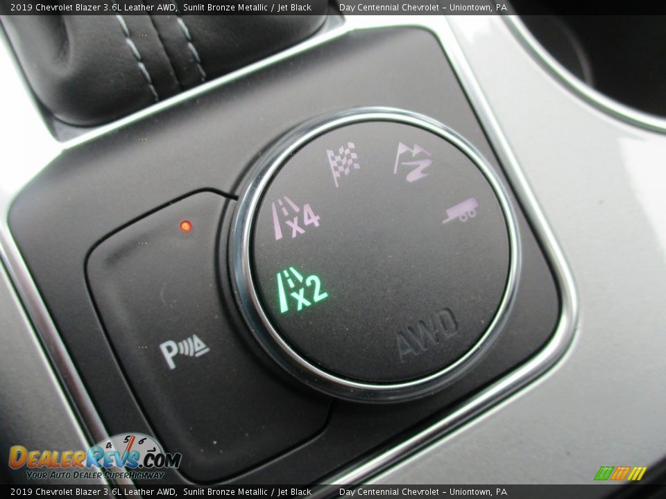 Controls of 2019 Chevrolet Blazer 3.6L Leather AWD Photo #5