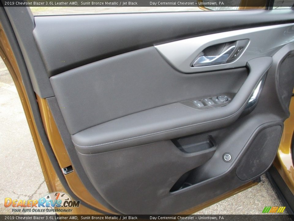 Door Panel of 2019 Chevrolet Blazer 3.6L Leather AWD Photo #14