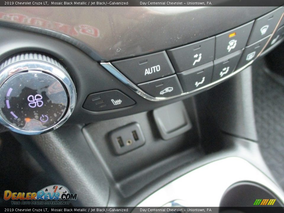 2019 Chevrolet Cruze LT Mosaic Black Metallic / Jet Black/­Galvanized Photo #5