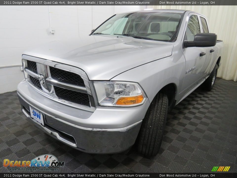 2011 Dodge Ram 1500 ST Quad Cab 4x4 Bright Silver Metallic / Dark Slate Gray/Medium Graystone Photo #7