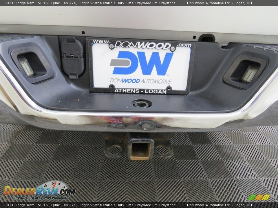 2011 Dodge Ram 1500 ST Quad Cab 4x4 Bright Silver Metallic / Dark Slate Gray/Medium Graystone Photo #12