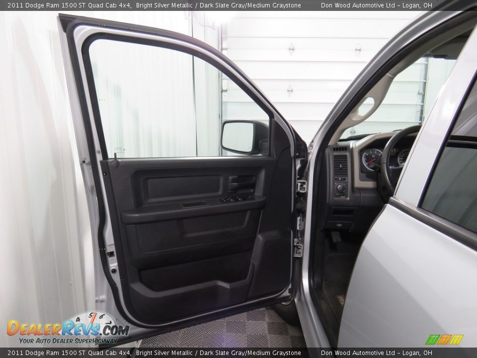 2011 Dodge Ram 1500 ST Quad Cab 4x4 Bright Silver Metallic / Dark Slate Gray/Medium Graystone Photo #15