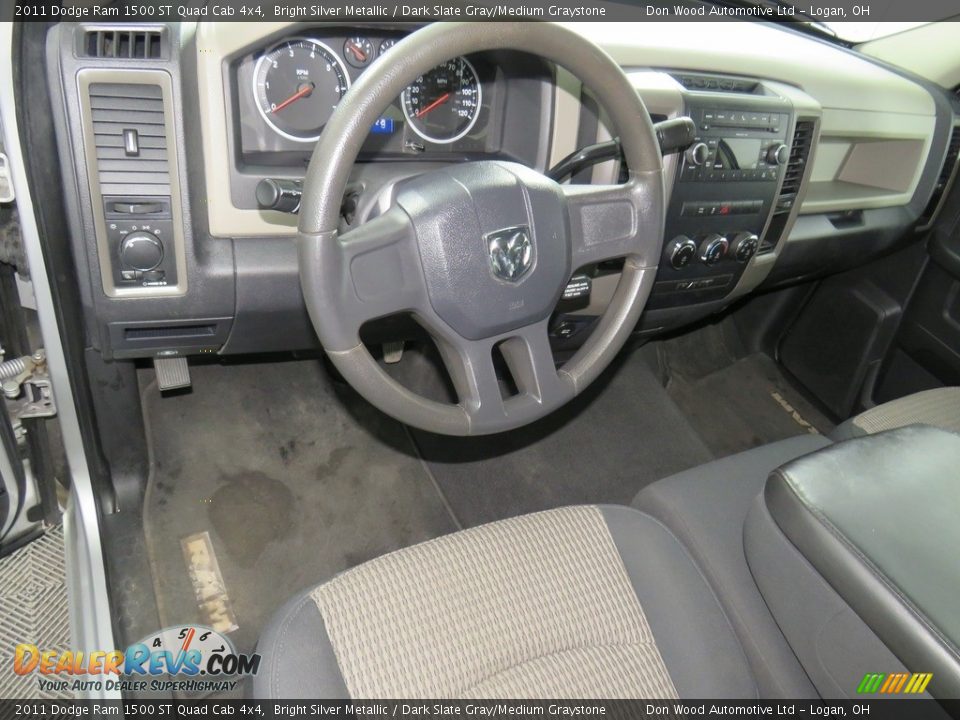 2011 Dodge Ram 1500 ST Quad Cab 4x4 Bright Silver Metallic / Dark Slate Gray/Medium Graystone Photo #17