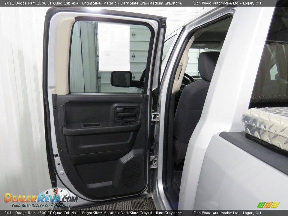 2011 Dodge Ram 1500 ST Quad Cab 4x4 Bright Silver Metallic / Dark Slate Gray/Medium Graystone Photo #19