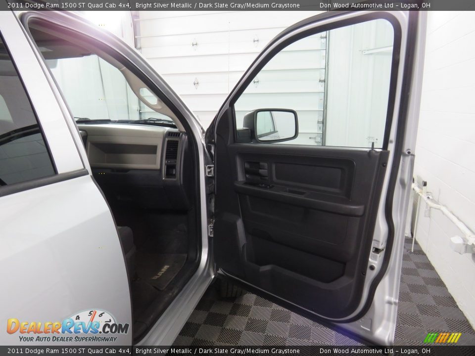2011 Dodge Ram 1500 ST Quad Cab 4x4 Bright Silver Metallic / Dark Slate Gray/Medium Graystone Photo #24