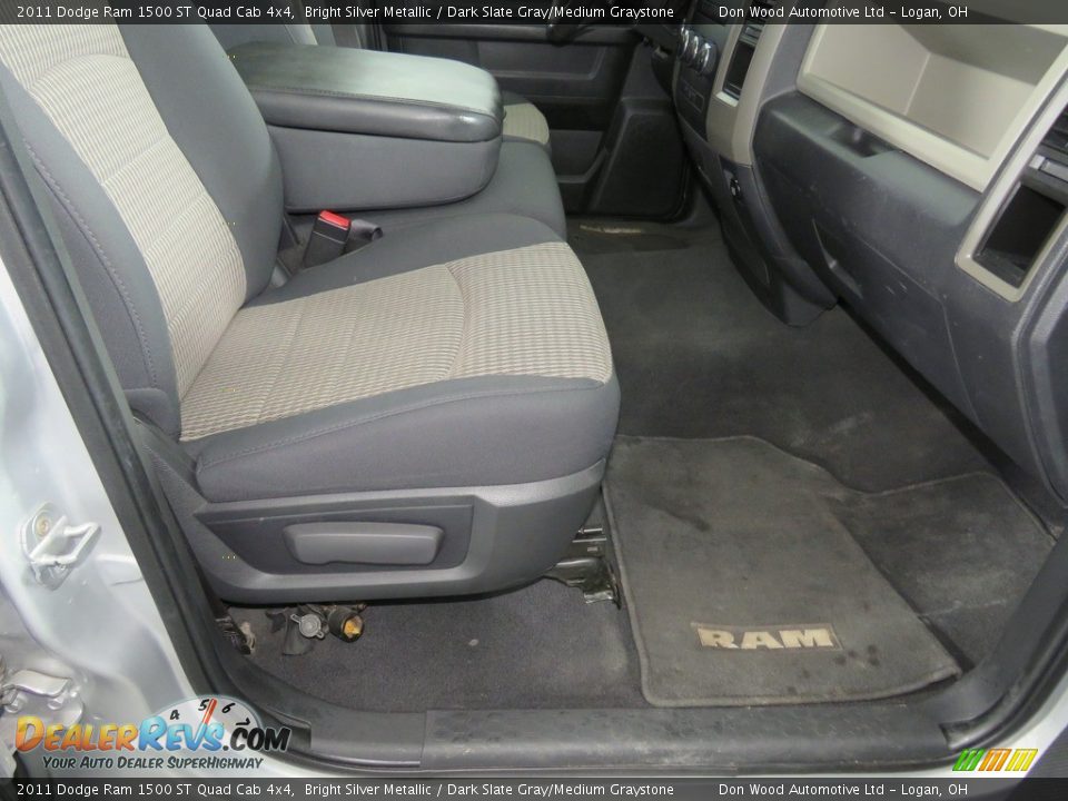 2011 Dodge Ram 1500 ST Quad Cab 4x4 Bright Silver Metallic / Dark Slate Gray/Medium Graystone Photo #25