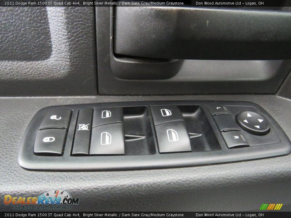 2011 Dodge Ram 1500 ST Quad Cab 4x4 Bright Silver Metallic / Dark Slate Gray/Medium Graystone Photo #27