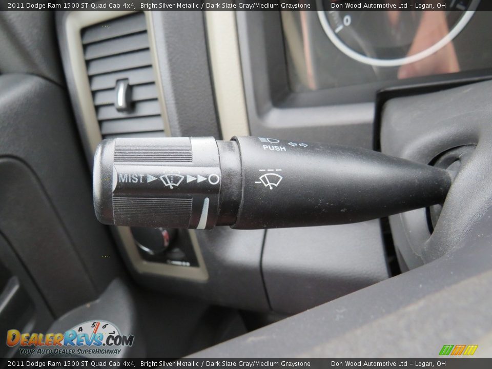 2011 Dodge Ram 1500 ST Quad Cab 4x4 Bright Silver Metallic / Dark Slate Gray/Medium Graystone Photo #31
