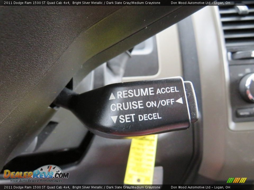 2011 Dodge Ram 1500 ST Quad Cab 4x4 Bright Silver Metallic / Dark Slate Gray/Medium Graystone Photo #32