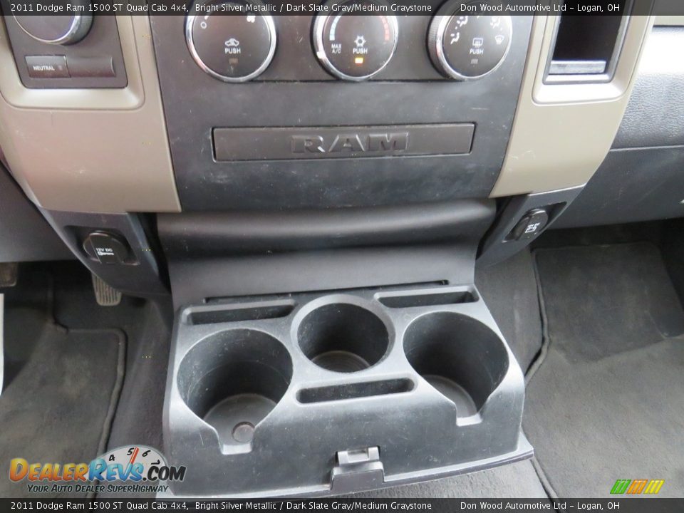 2011 Dodge Ram 1500 ST Quad Cab 4x4 Bright Silver Metallic / Dark Slate Gray/Medium Graystone Photo #34