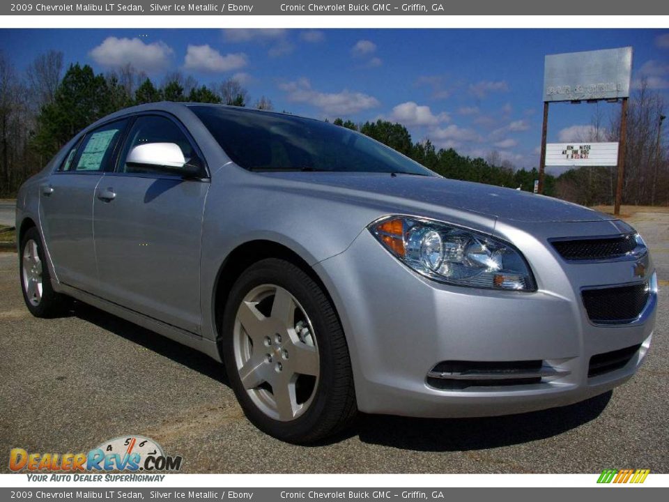 2009 Chevrolet Malibu LT Sedan Silver Ice Metallic / Ebony Photo #4