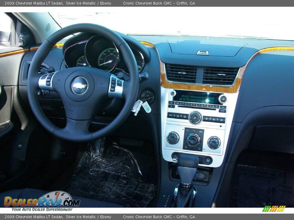 2009 Chevrolet Malibu LT Sedan Silver Ice Metallic / Ebony Photo #15