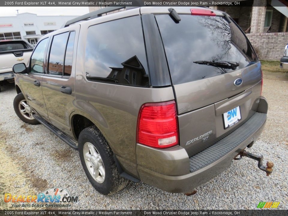 2005 Ford Explorer XLT 4x4 Mineral Grey Metallic / Medium Parchment Photo #9