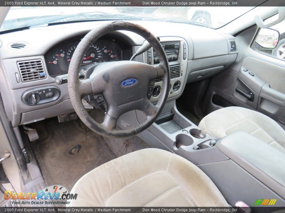 2005 Ford Explorer XLT 4x4 Mineral Grey Metallic / Medium Parchment Photo #16