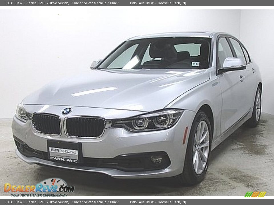 2018 BMW 3 Series 320i xDrive Sedan Glacier Silver Metallic / Black Photo #1