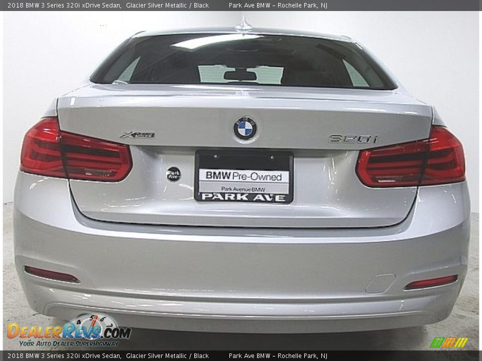 2018 BMW 3 Series 320i xDrive Sedan Glacier Silver Metallic / Black Photo #3