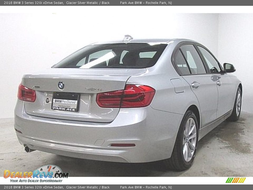 2018 BMW 3 Series 320i xDrive Sedan Glacier Silver Metallic / Black Photo #4
