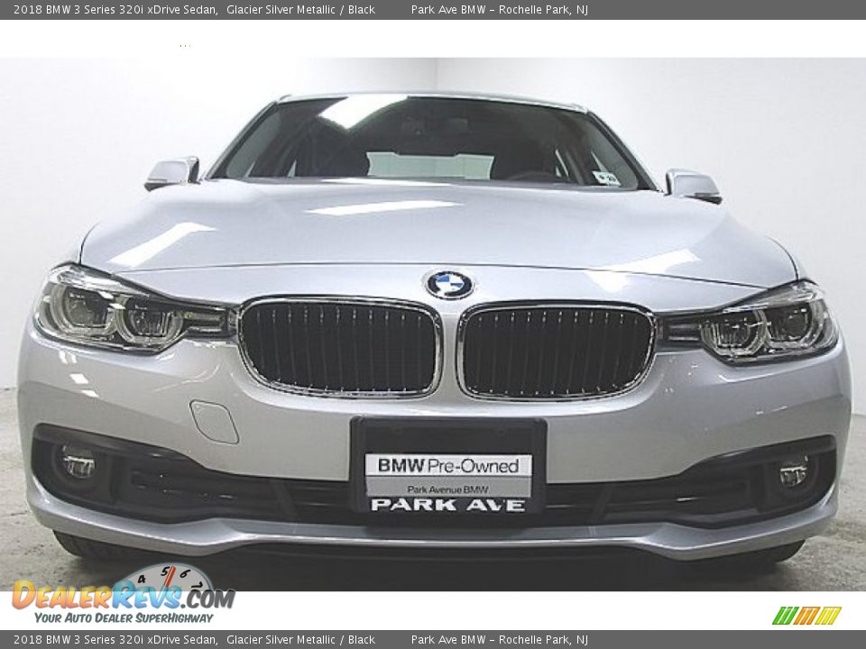 2018 BMW 3 Series 320i xDrive Sedan Glacier Silver Metallic / Black Photo #6