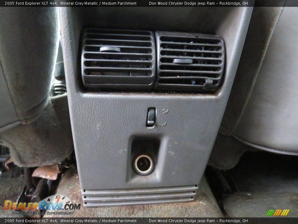2005 Ford Explorer XLT 4x4 Mineral Grey Metallic / Medium Parchment Photo #26