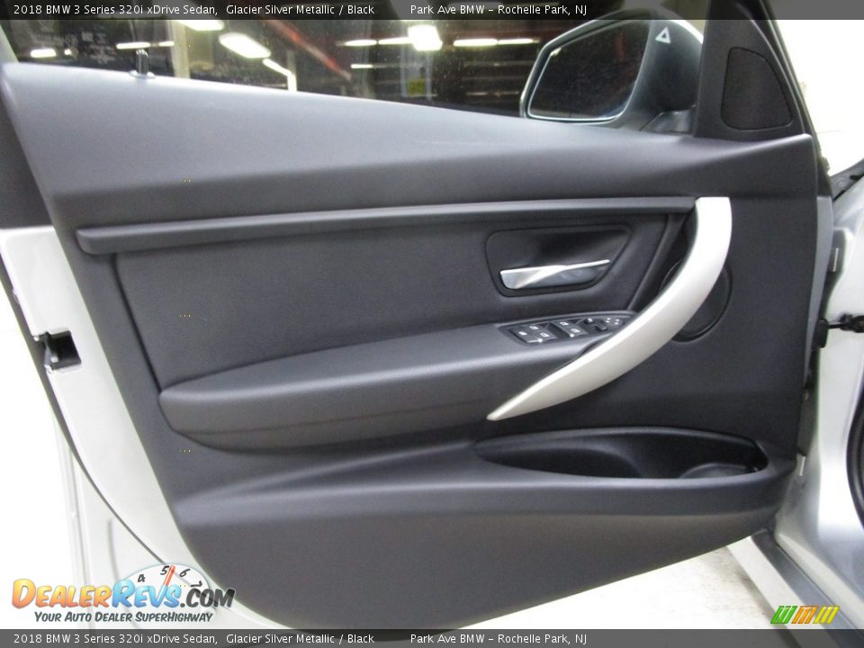 2018 BMW 3 Series 320i xDrive Sedan Glacier Silver Metallic / Black Photo #7