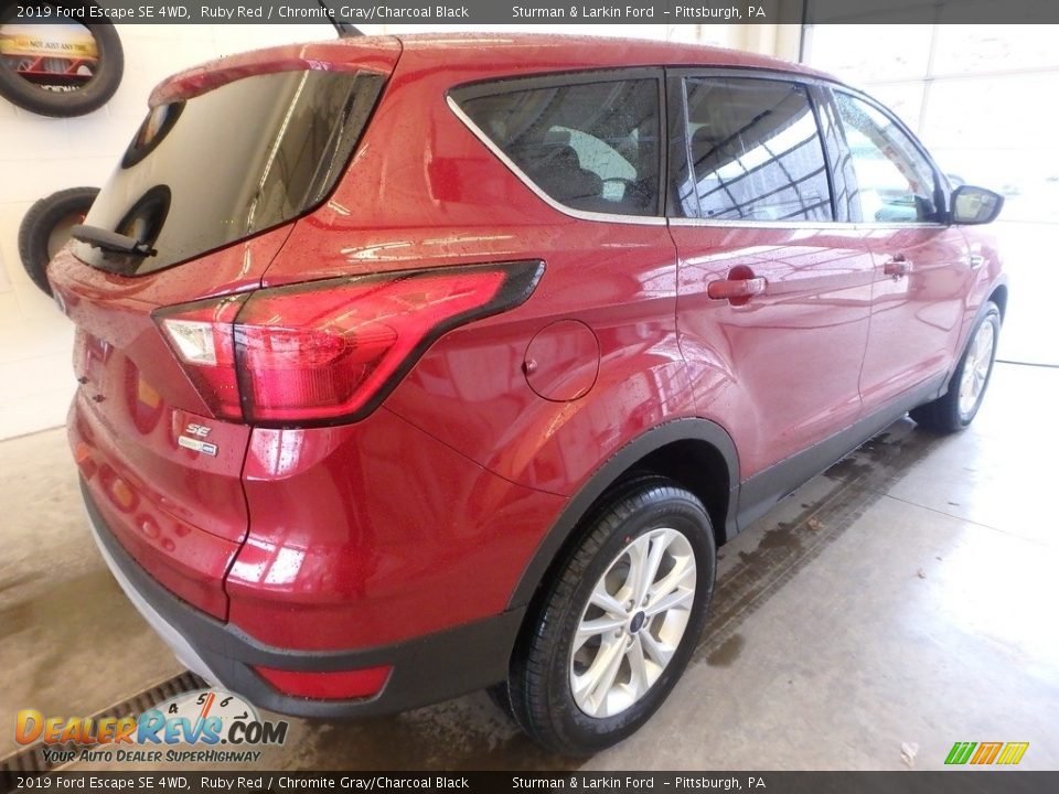 2019 Ford Escape SE 4WD Ruby Red / Chromite Gray/Charcoal Black Photo #2