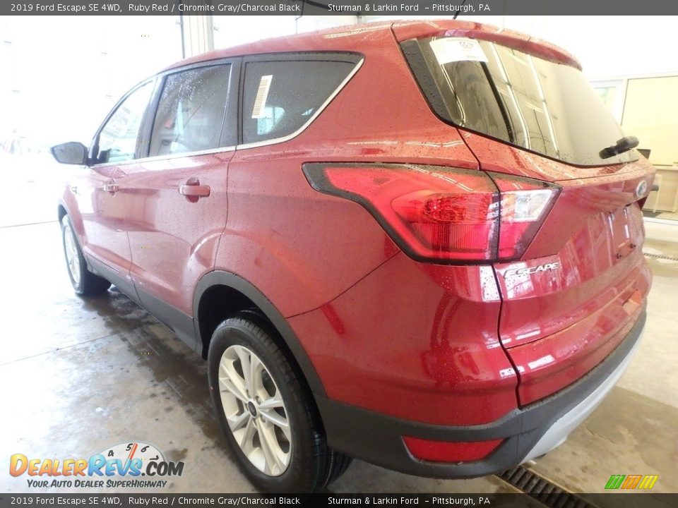 2019 Ford Escape SE 4WD Ruby Red / Chromite Gray/Charcoal Black Photo #4