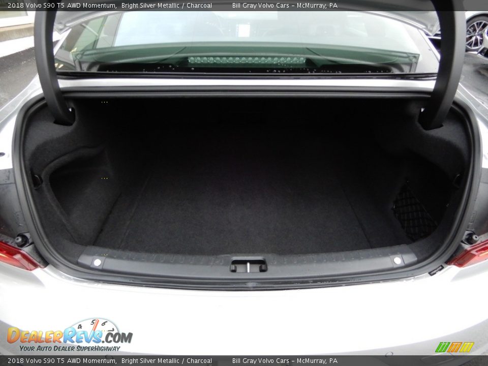 2018 Volvo S90 T5 AWD Momentum Bright Silver Metallic / Charcoal Photo #5