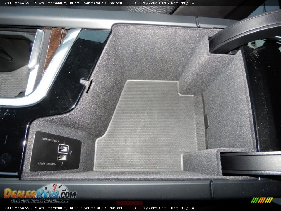 2018 Volvo S90 T5 AWD Momentum Bright Silver Metallic / Charcoal Photo #20