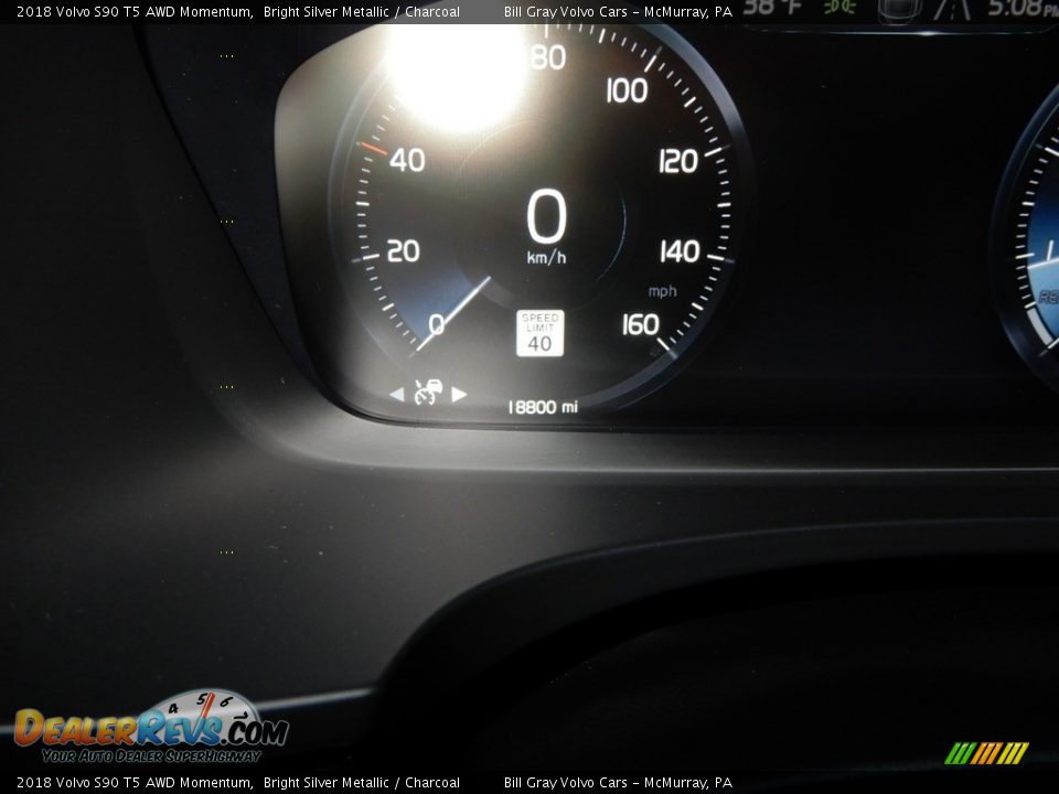 2018 Volvo S90 T5 AWD Momentum Bright Silver Metallic / Charcoal Photo #24