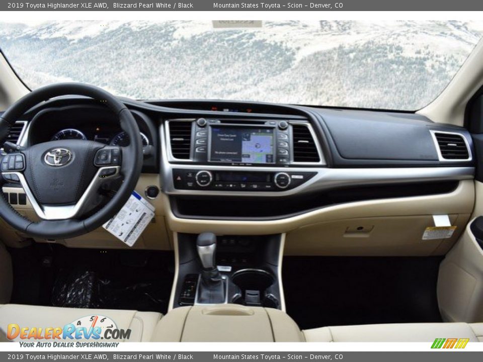 2019 Toyota Highlander XLE AWD Blizzard Pearl White / Black Photo #8