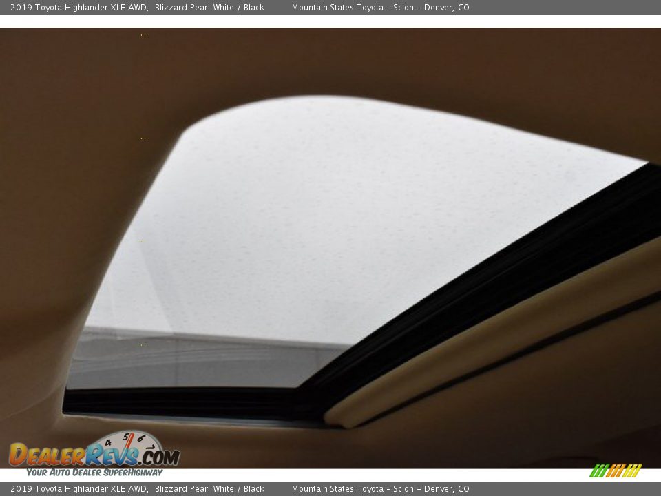 2019 Toyota Highlander XLE AWD Blizzard Pearl White / Black Photo #9