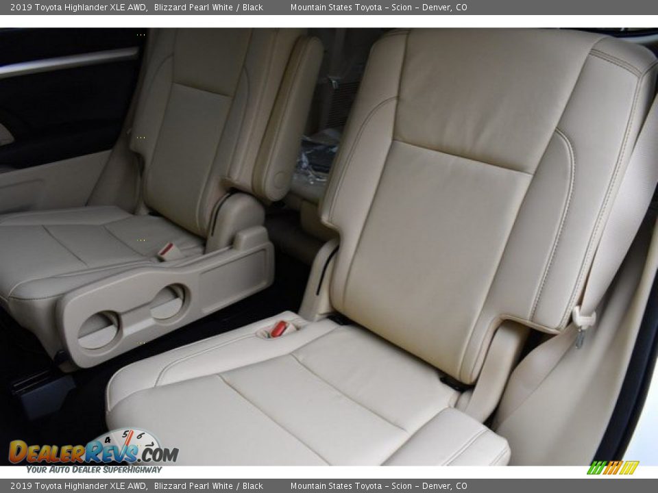 2019 Toyota Highlander XLE AWD Blizzard Pearl White / Black Photo #16