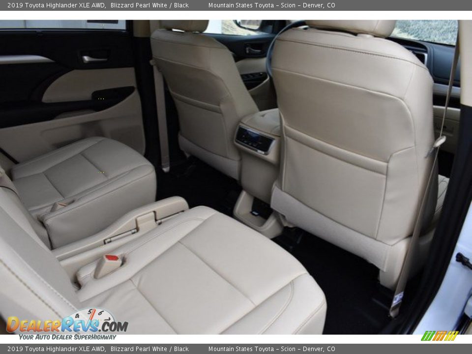 2019 Toyota Highlander XLE AWD Blizzard Pearl White / Black Photo #18