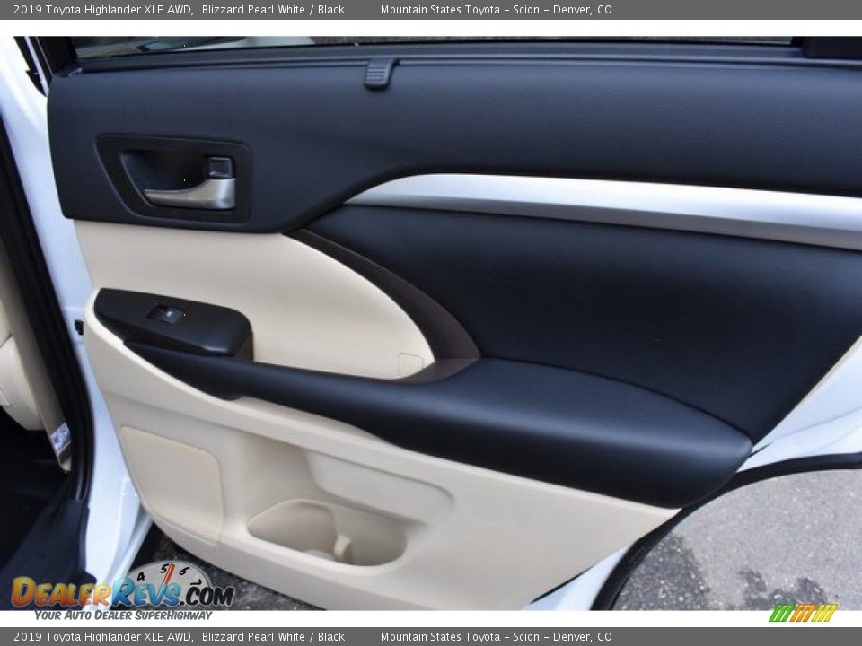 2019 Toyota Highlander XLE AWD Blizzard Pearl White / Black Photo #26