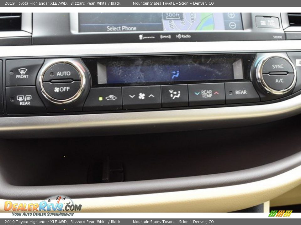 2019 Toyota Highlander XLE AWD Blizzard Pearl White / Black Photo #32