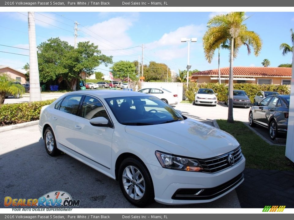2016 Volkswagen Passat S Sedan Pure White / Titan Black Photo #1