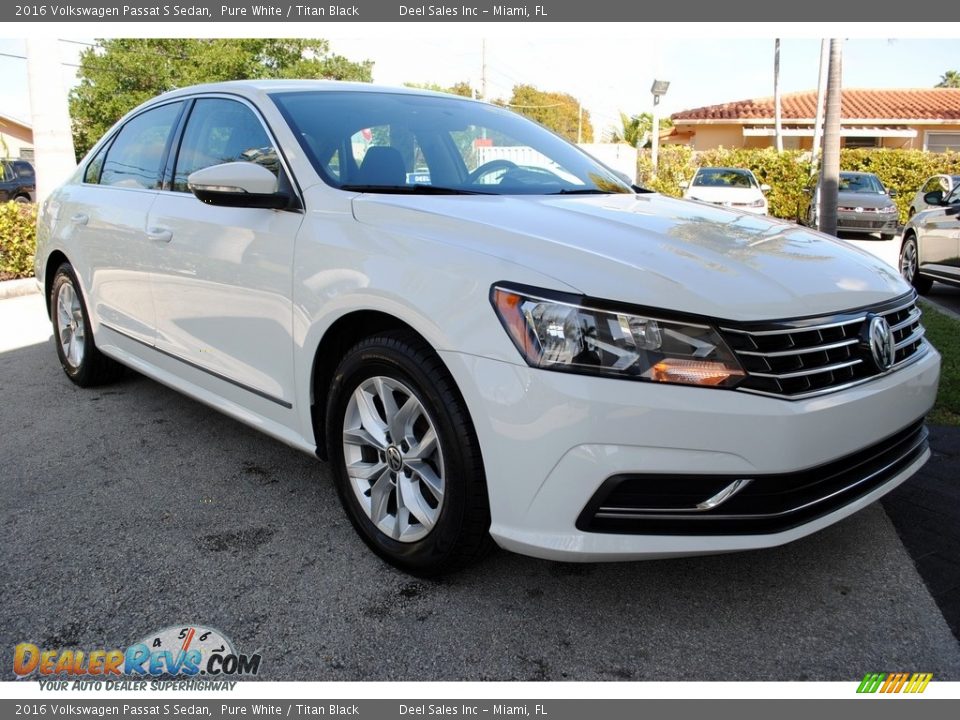 2016 Volkswagen Passat S Sedan Pure White / Titan Black Photo #2
