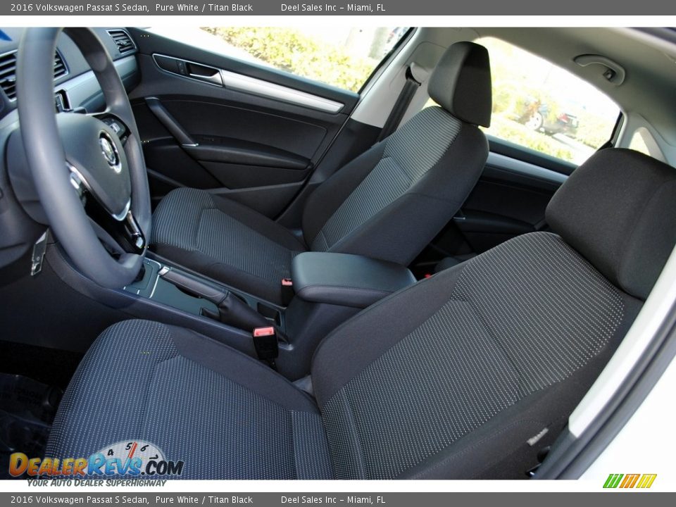 2016 Volkswagen Passat S Sedan Pure White / Titan Black Photo #13
