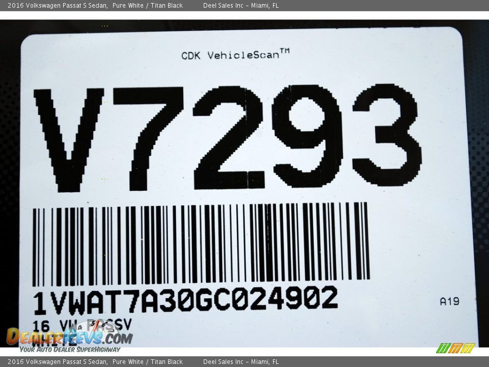 2016 Volkswagen Passat S Sedan Pure White / Titan Black Photo #20