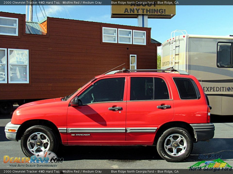 2000 Chevrolet Tracker 4WD Hard Top Wildfire Red / Medium Gray Photo #2