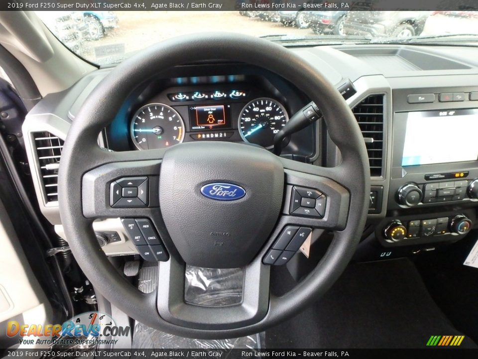 2019 Ford F250 Super Duty XLT SuperCab 4x4 Agate Black / Earth Gray Photo #16