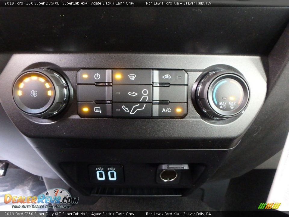 2019 Ford F250 Super Duty XLT SuperCab 4x4 Agate Black / Earth Gray Photo #19