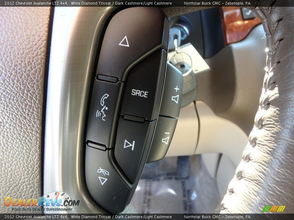 2012 Chevrolet Avalanche LTZ 4x4 White Diamond Tricoat / Dark Cashmere/Light Cashmere Photo #26