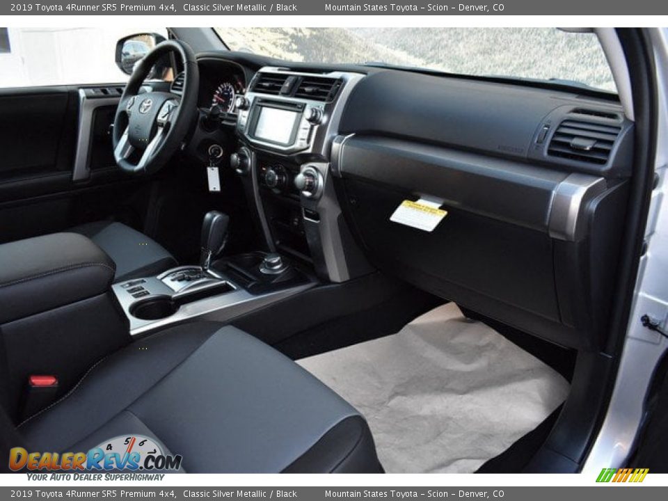2019 Toyota 4Runner SR5 Premium 4x4 Classic Silver Metallic / Black Photo #11