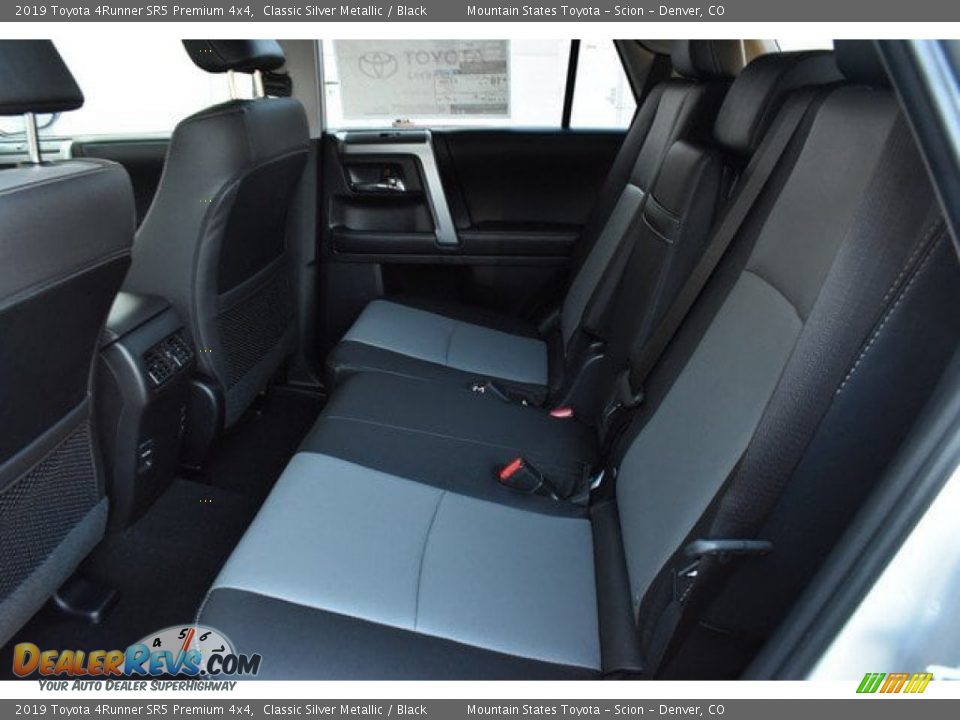 2019 Toyota 4Runner SR5 Premium 4x4 Classic Silver Metallic / Black Photo #15