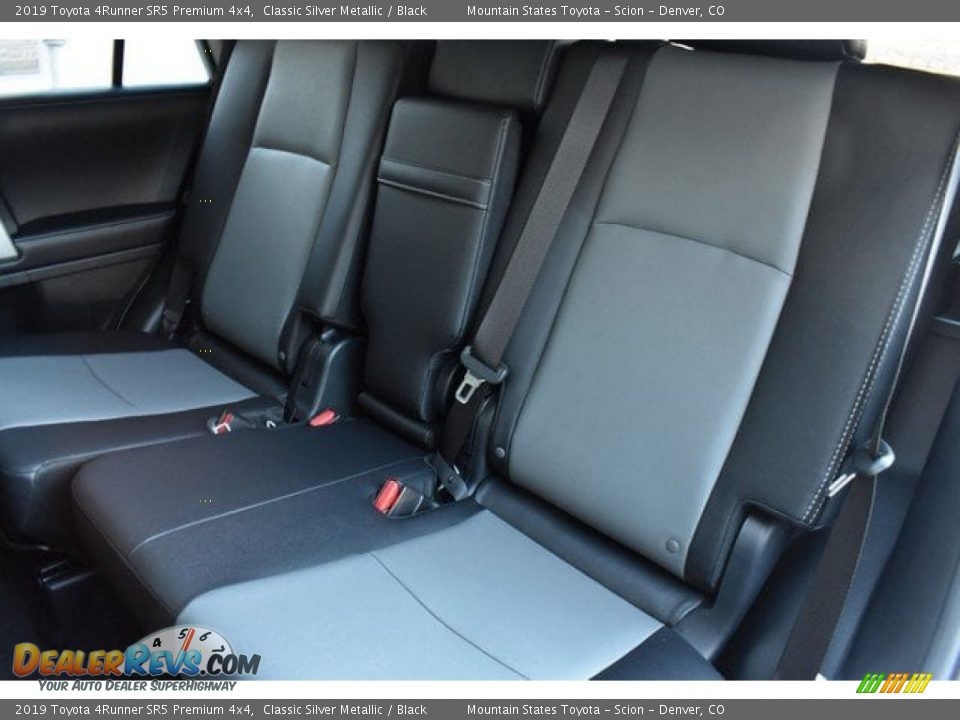2019 Toyota 4Runner SR5 Premium 4x4 Classic Silver Metallic / Black Photo #16