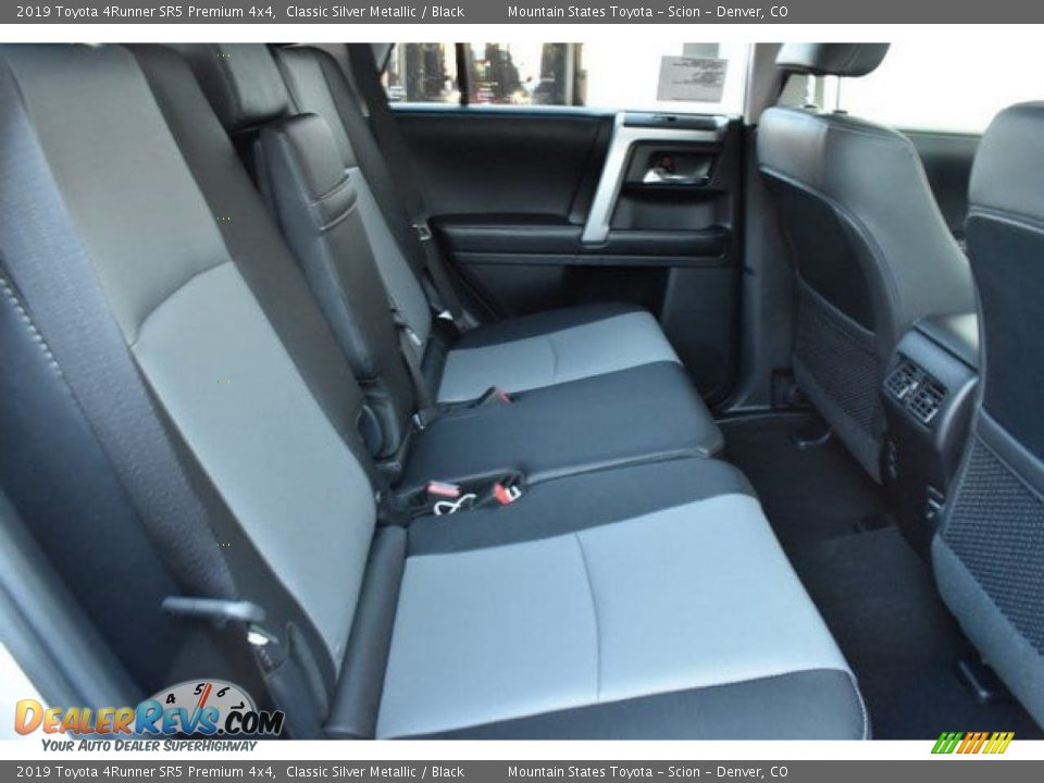 2019 Toyota 4Runner SR5 Premium 4x4 Classic Silver Metallic / Black Photo #18